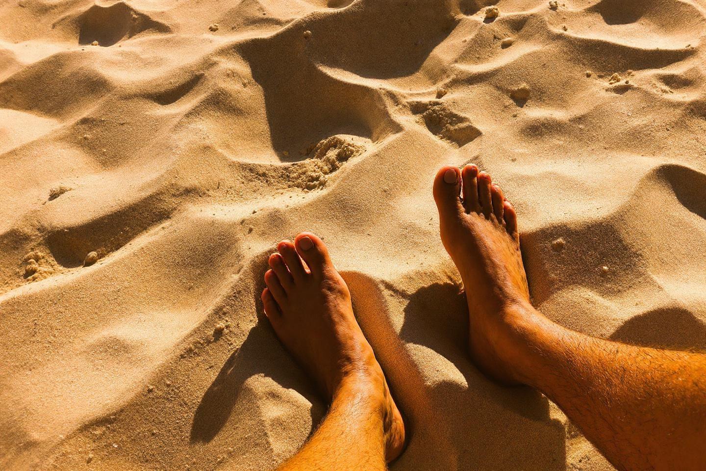 Marcher pieds nus : bienfaits pour la santé et conseils pratiques pour débuter en toute sécurité