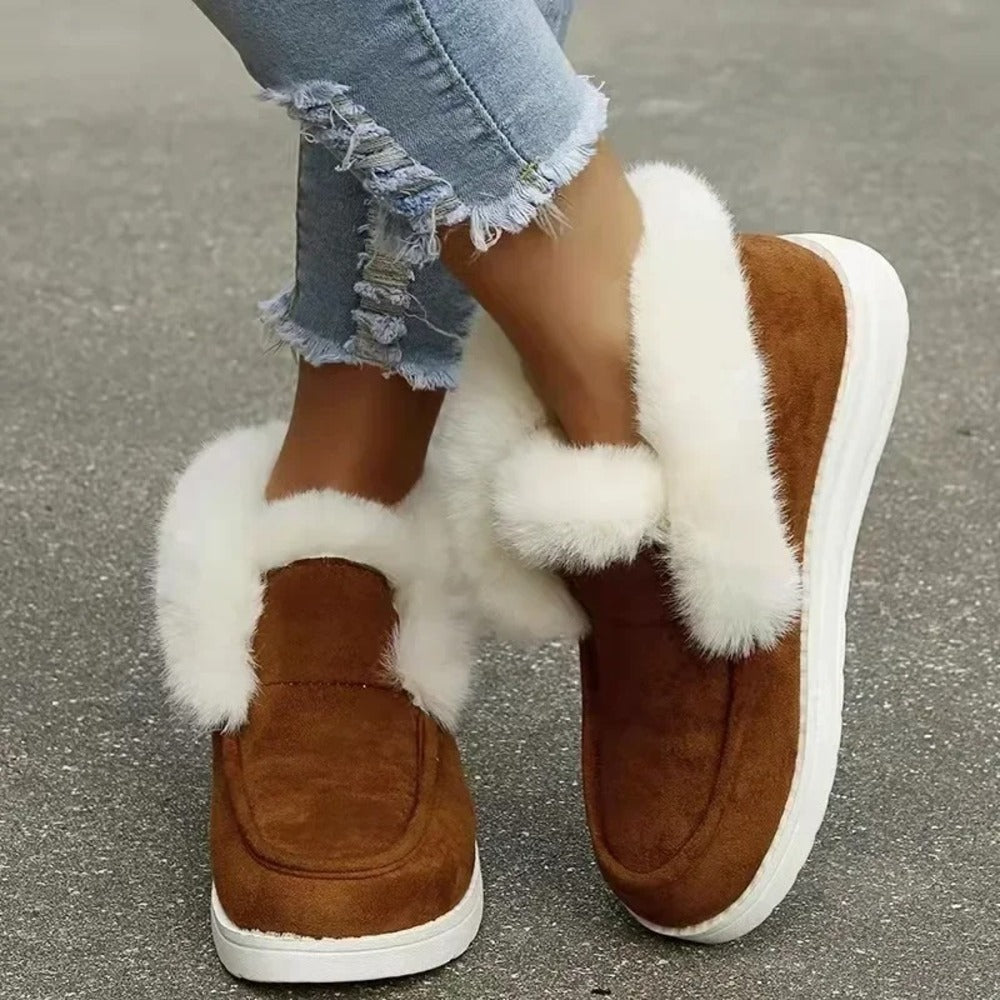 Comfortable ankle boots lined with fur