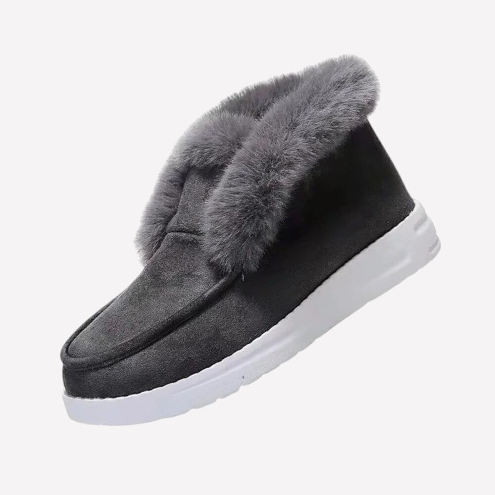 Comfortable ankle boots lined with fur