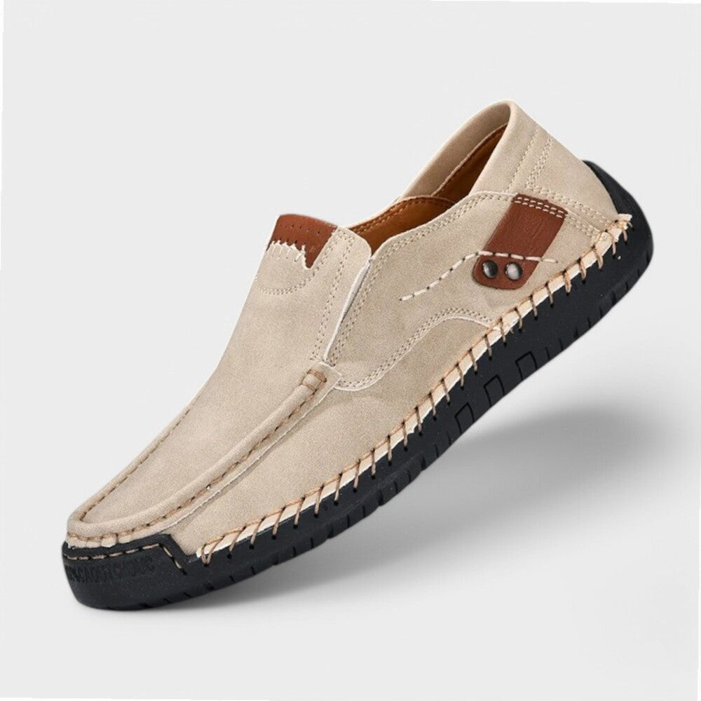 Comfortable men's shoes for wide feet