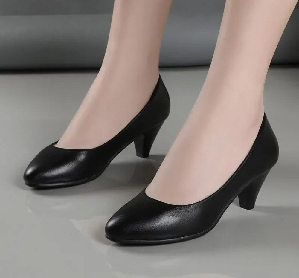 Women's leather pumps