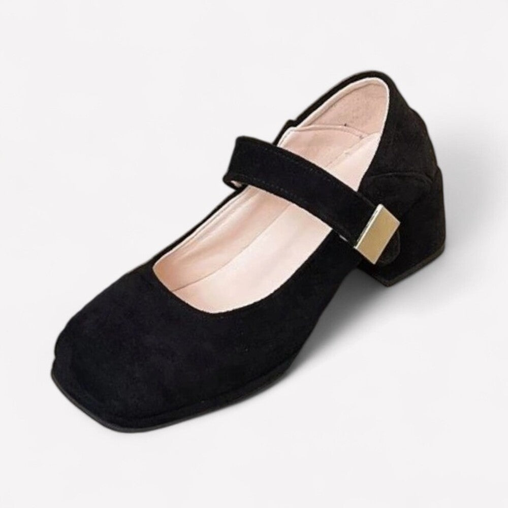 Women's platform pumps