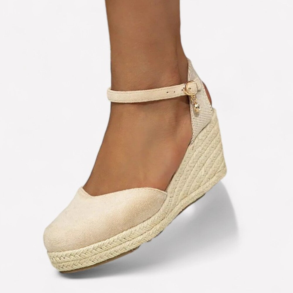 Women's closed-toe espadrilles