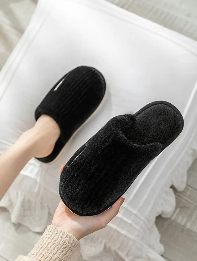 Pantoufle noire femme