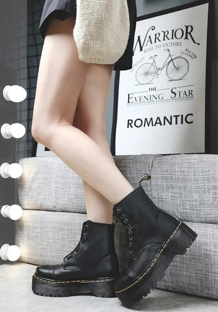 CHAUSSURES BOTTINES VICTORIA Taille 38 Couleur NEGRO CHAUSSURES BOTTINES VICTORIA Taille 38 Couleur NEGRO