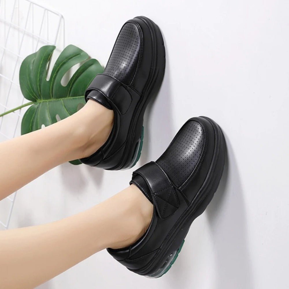 Women's summer shoes for wide feet
