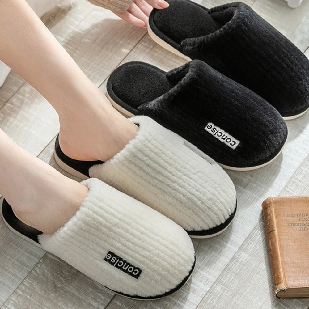 Pantoufle noire femme